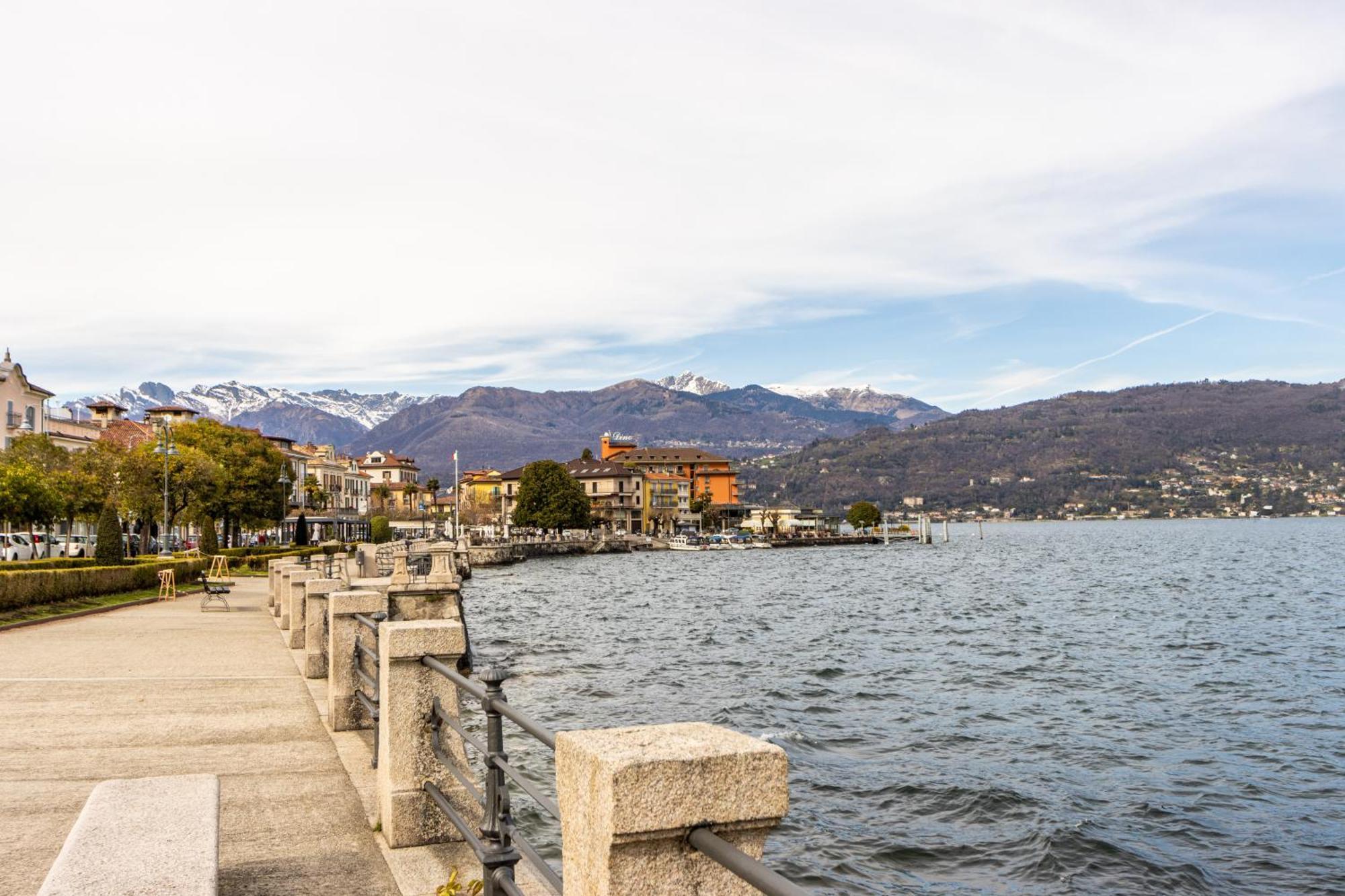 Golden Lake - Luxury Apartment ☆☆☆☆☆ - 100M From The Lake Baveno Eksteriør bilde
